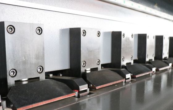 Blech CNC schnitt Maschine 1250x6000Mm, vertikales UVv, das Maschine 0.4mm fugt