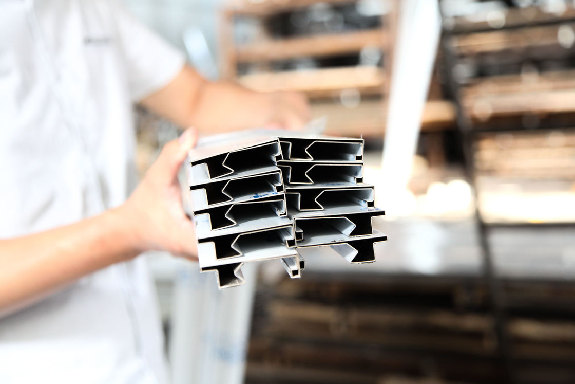 Fugende Maschine Blech CNC V für das Hotel-Restaurant, das 5,5 Kilowatt einzeln aufführt